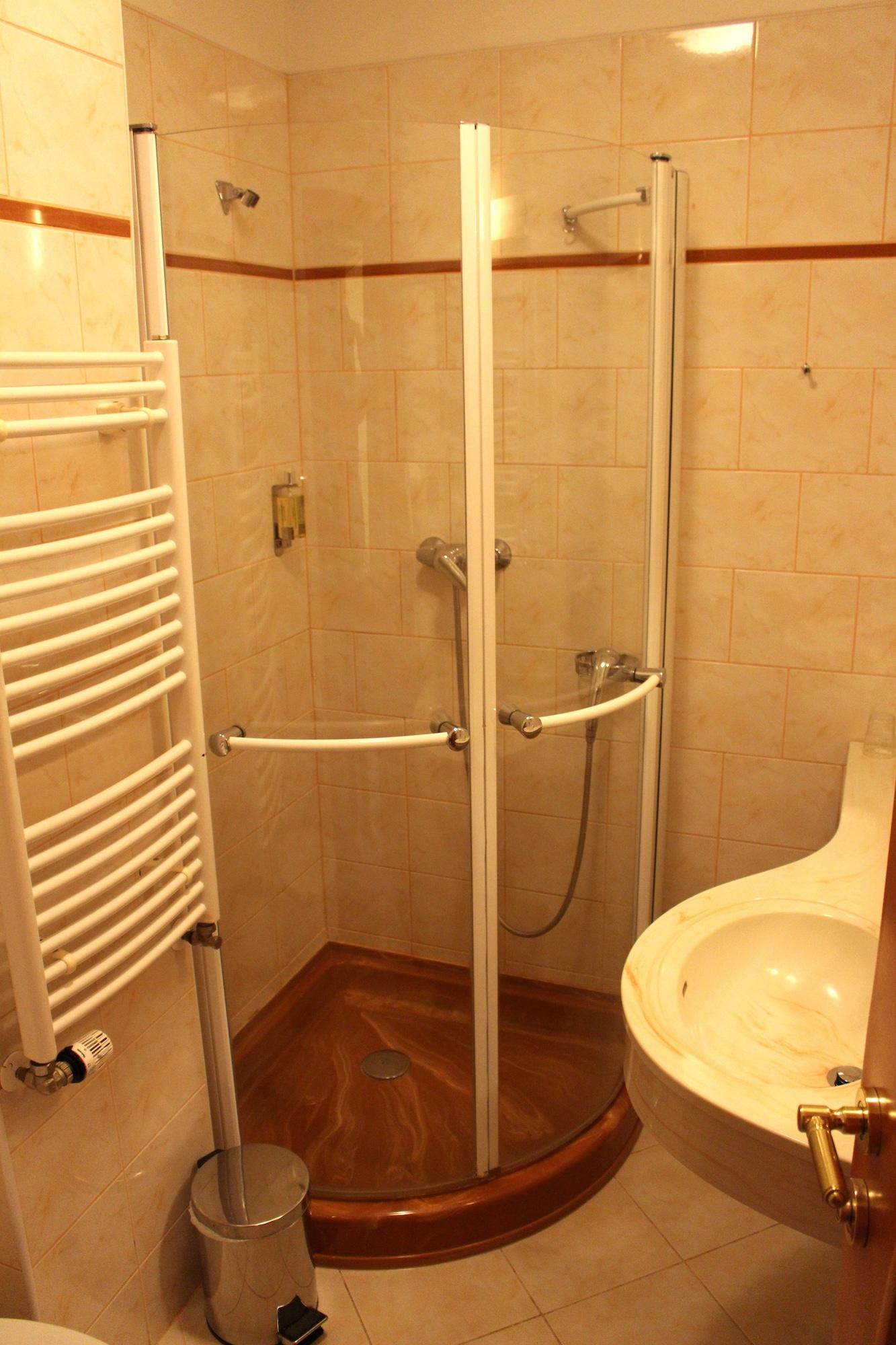 Ruze Hotel