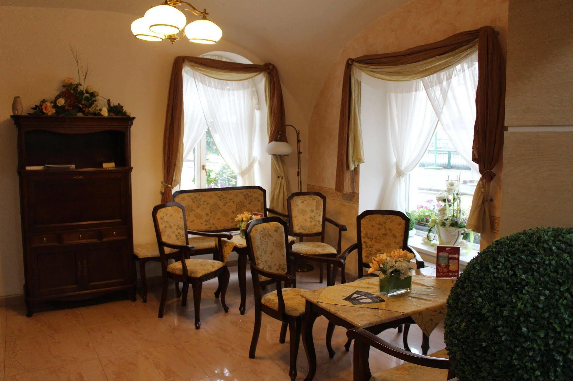 Ruze Hotel 4*