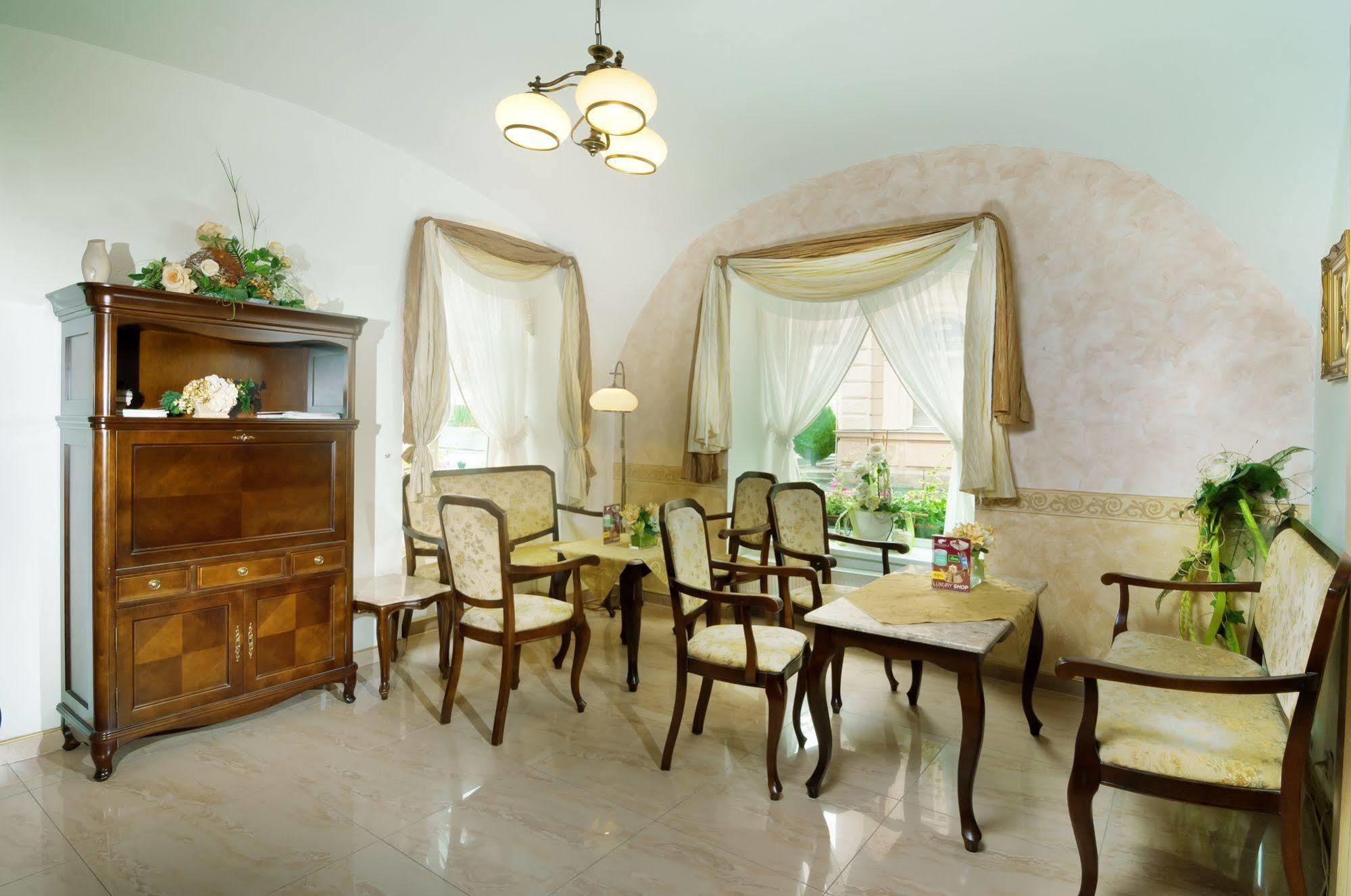 Ruze Hotel 4*